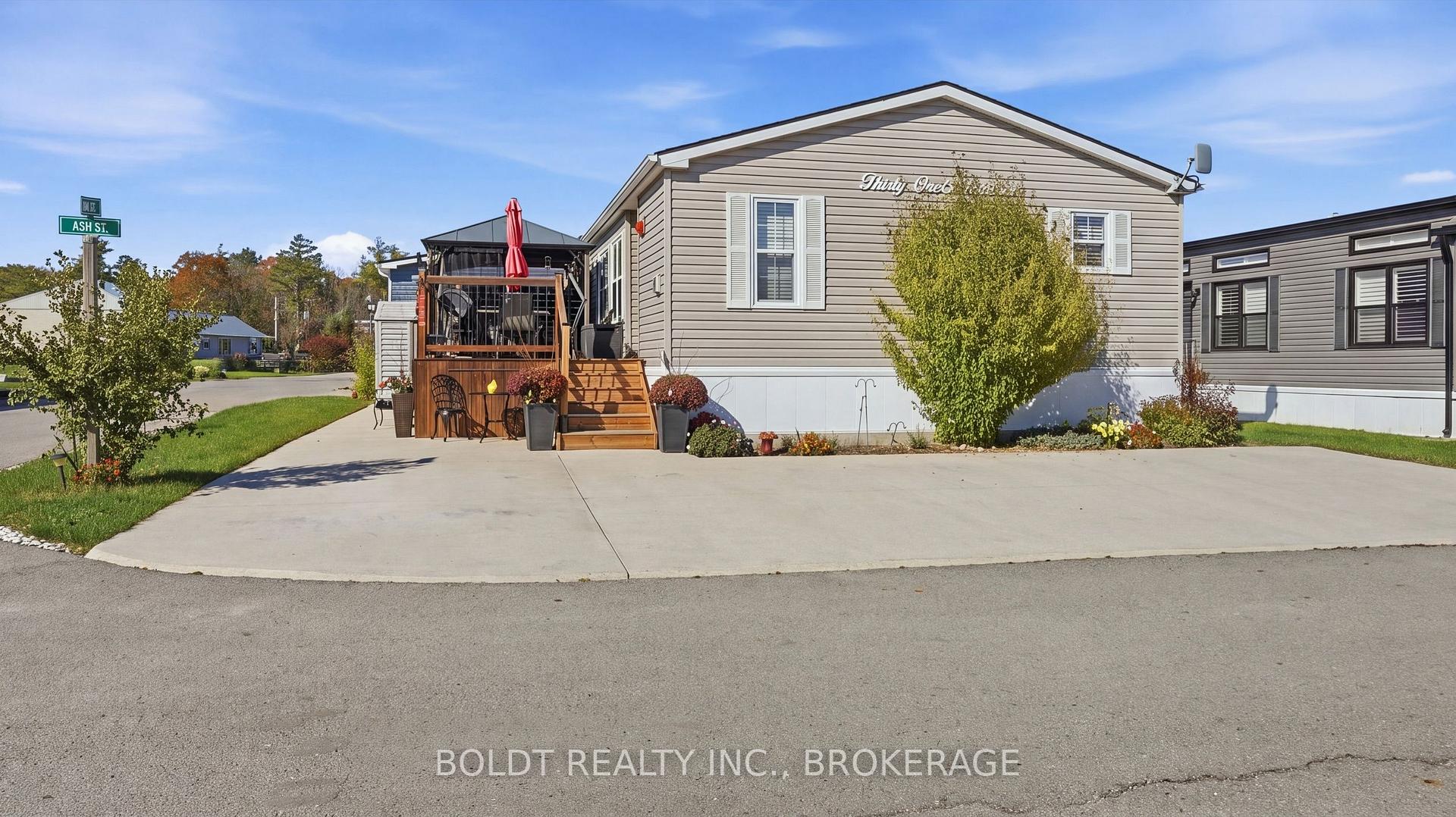 Photo 2 of Unit Ash 31, 4449 Milburough Line, Burlington, Rural Burlington — HOMEH