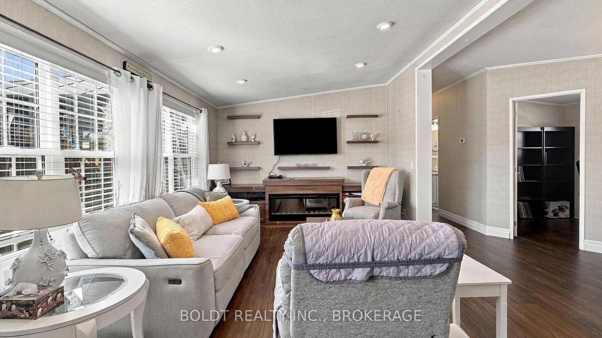 Photo 12 of Unit Ash 31, 4449 Milburough Line, Burlington, Rural Burlington — HOMEH