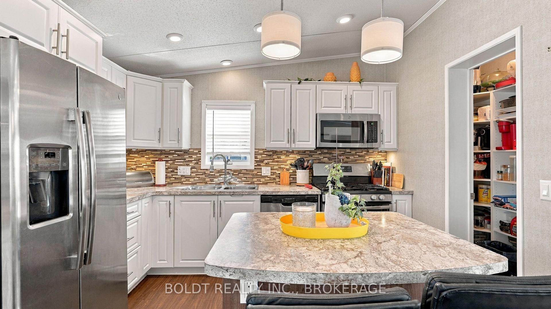 Photo 21 of Unit Ash 31, 4449 Milburough Line, Burlington, Rural Burlington — HOMEH