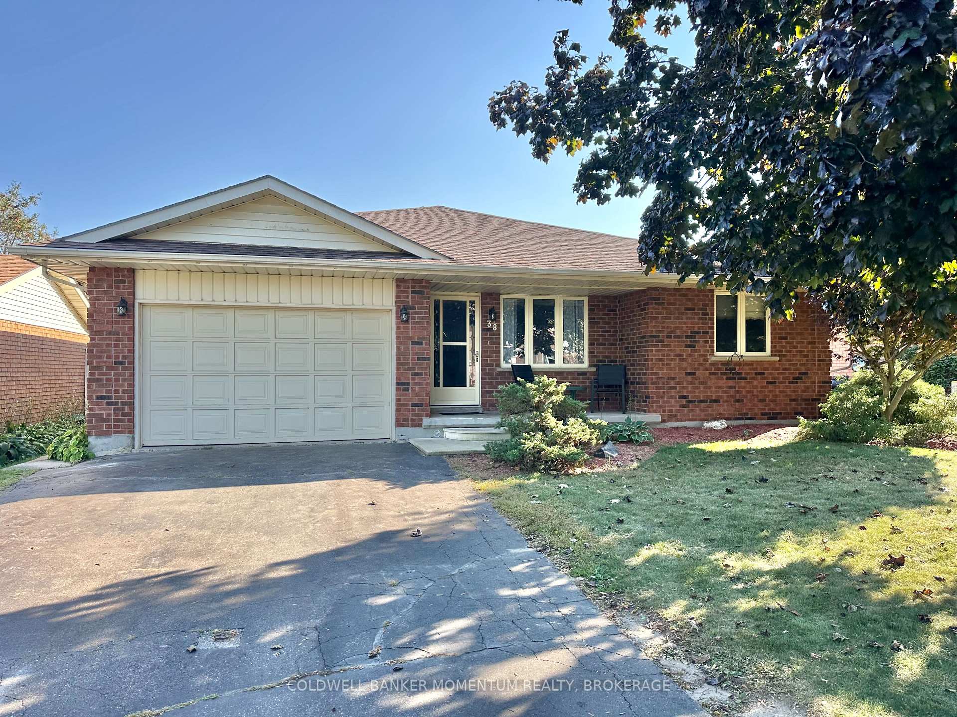 Photo 1 of 38 Mann Avenue, Norfolk, Simcoe — HOMEH