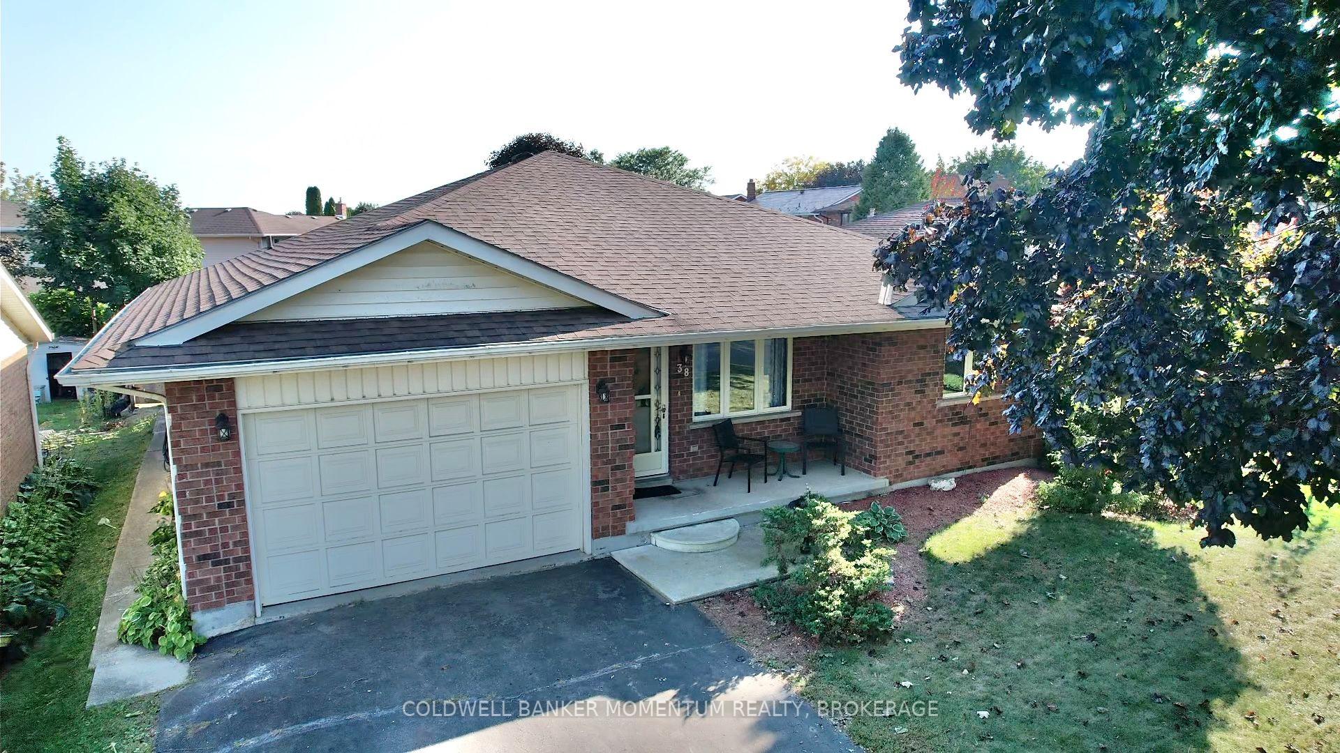 Photo 2 of 38 Mann Avenue, Norfolk, Simcoe — HOMEH