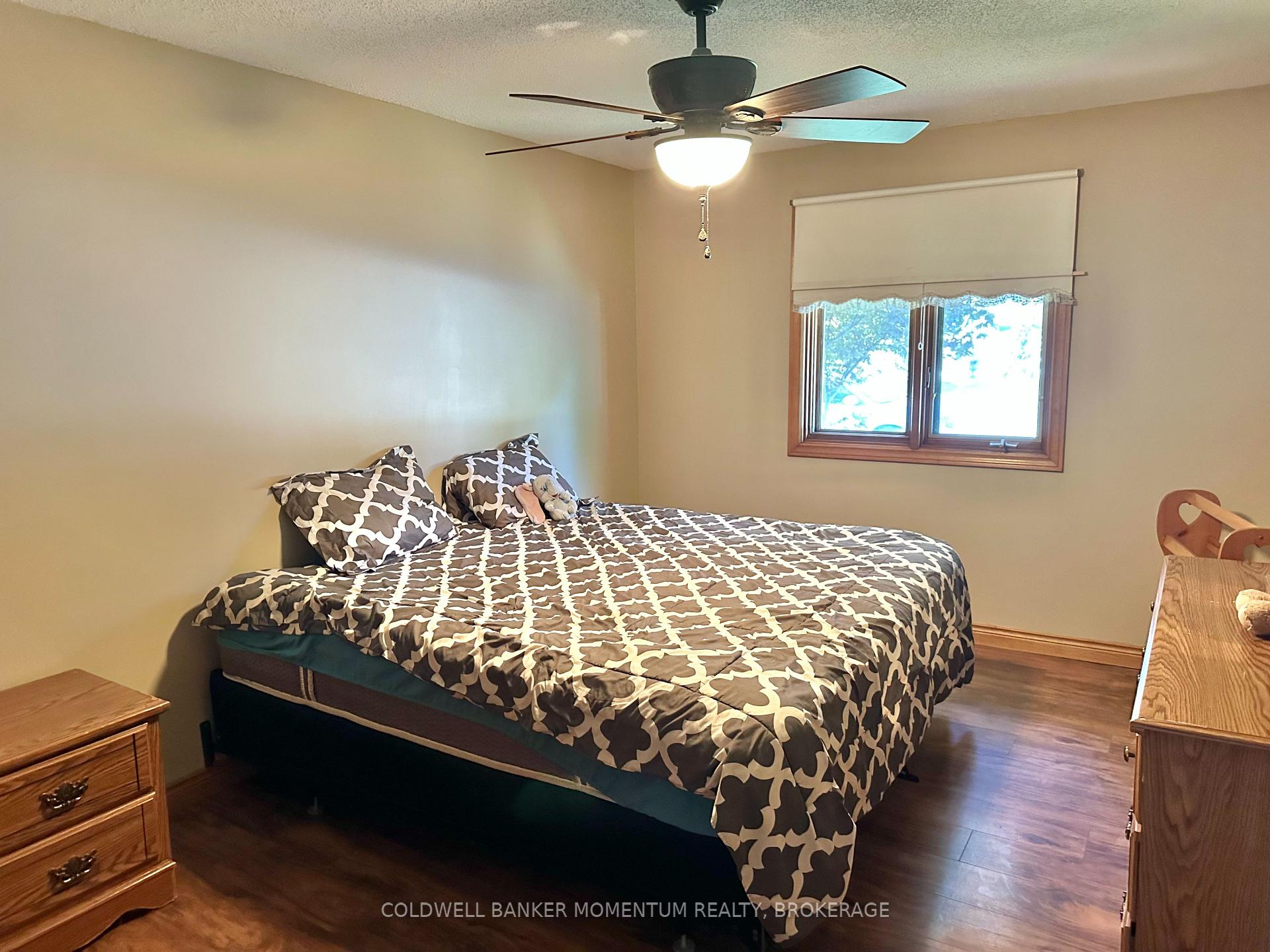 Photo 11 of 38 Mann Avenue, Norfolk, Simcoe — HOMEH