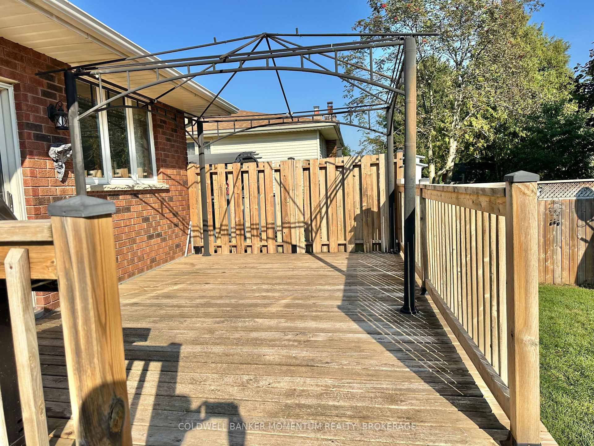 Photo 23 of 38 Mann Avenue, Norfolk, Simcoe — HOMEH