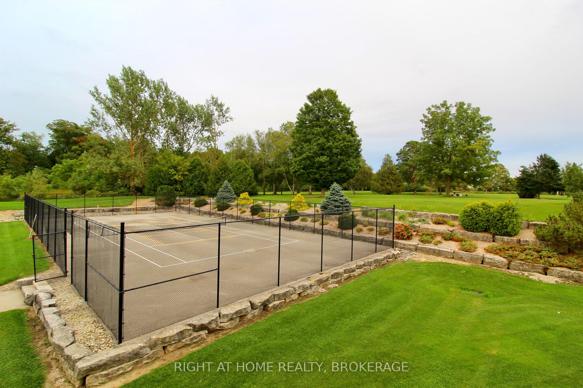 Photo 35 of Unit 40, 40 Stornoway Crescent, Huron East, Egmondville — HOMEH