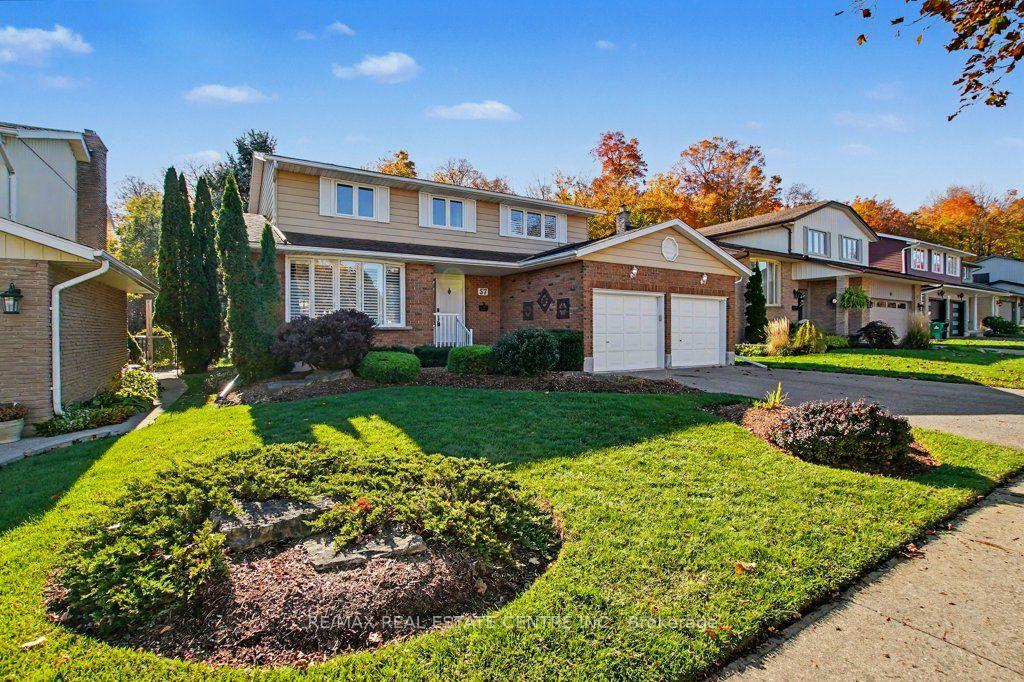 Photo 2 of 57 Trailview Drive, Kitchener — HOMEH