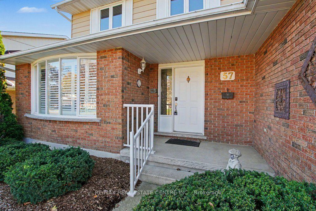 Photo 4 of 57 Trailview Drive, Kitchener — HOMEH