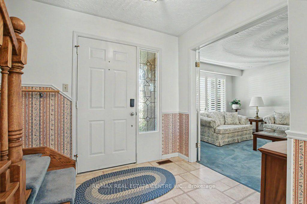 Photo 5 of 57 Trailview Drive, Kitchener — HOMEH