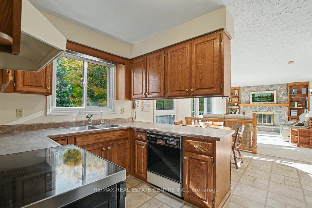 Photo 13 of 57 Trailview Drive, Kitchener — HOMEH