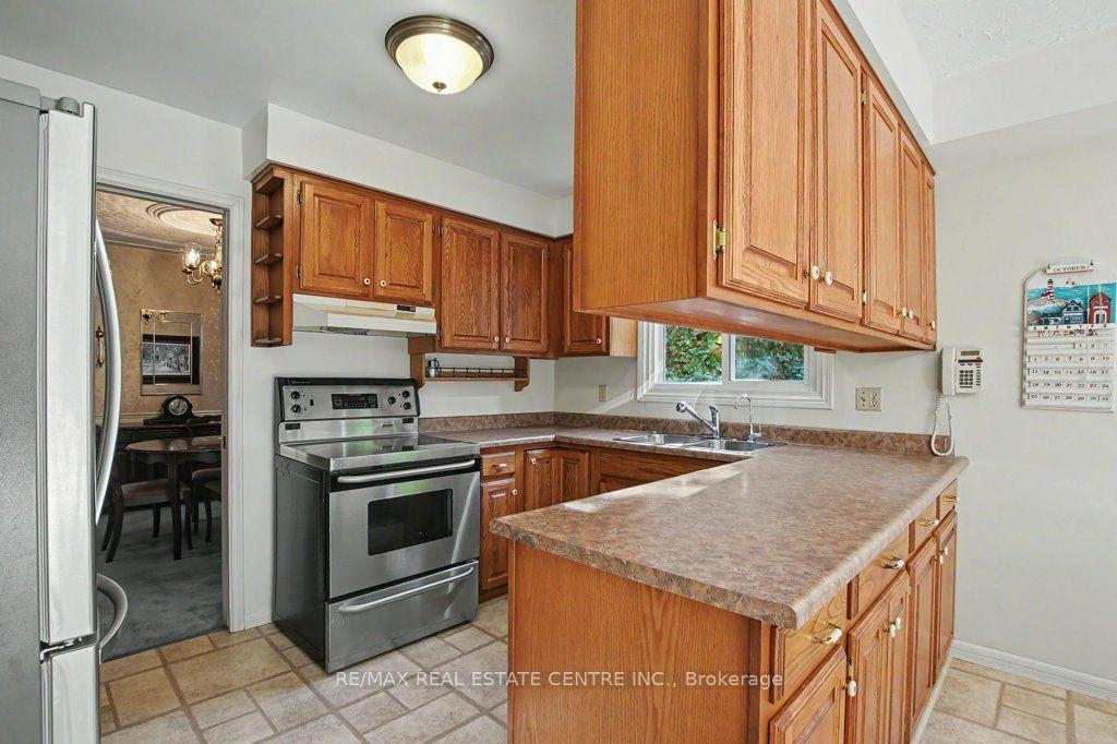 Photo 14 of 57 Trailview Drive, Kitchener — HOMEH