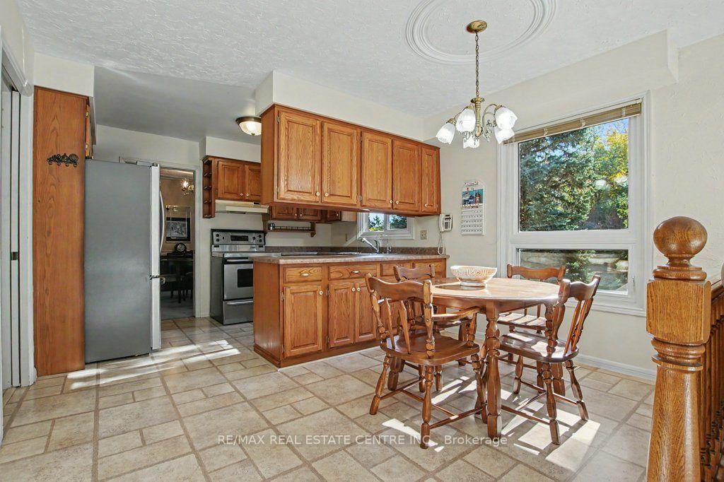 Photo 16 of 57 Trailview Drive, Kitchener — HOMEH