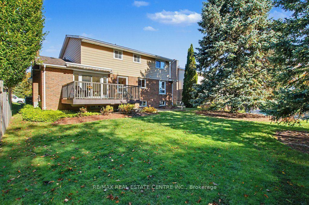 Photo 37 of 57 Trailview Drive, Kitchener — HOMEH