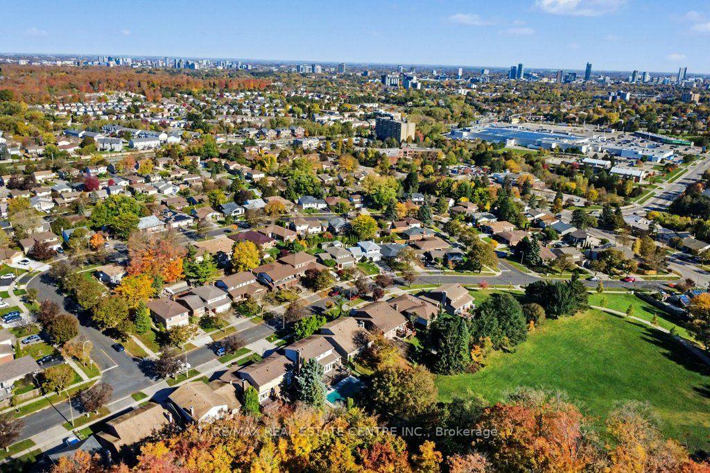 Photo 45 of 57 Trailview Drive, Kitchener — HOMEH