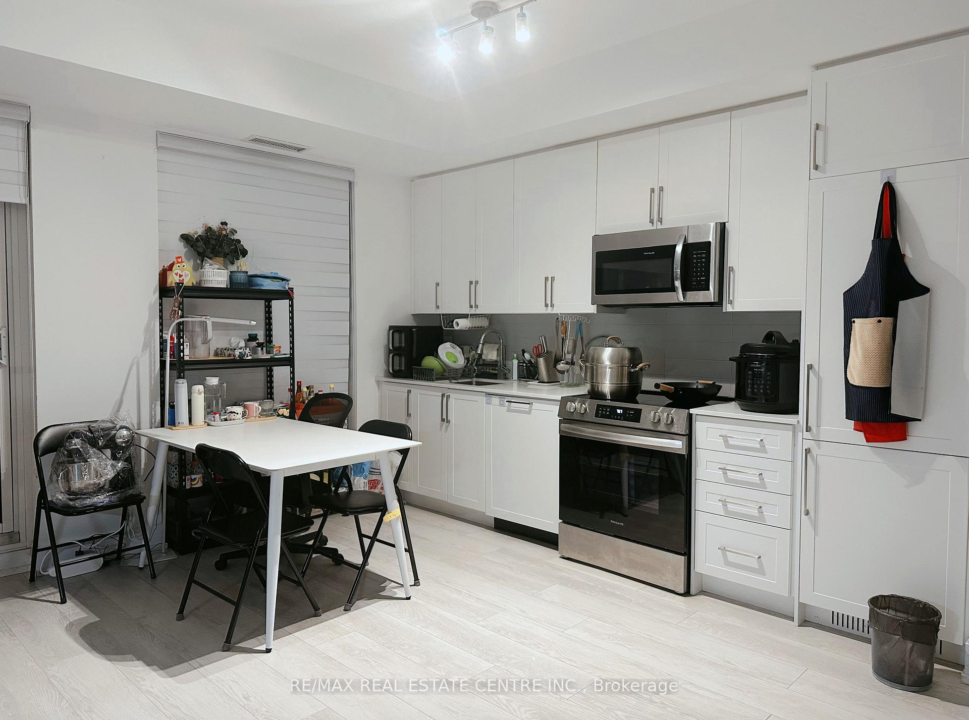 Photo 9 of Unit 232, 2450 Old Bronte Road, Oakville, Westmount — HOMEH