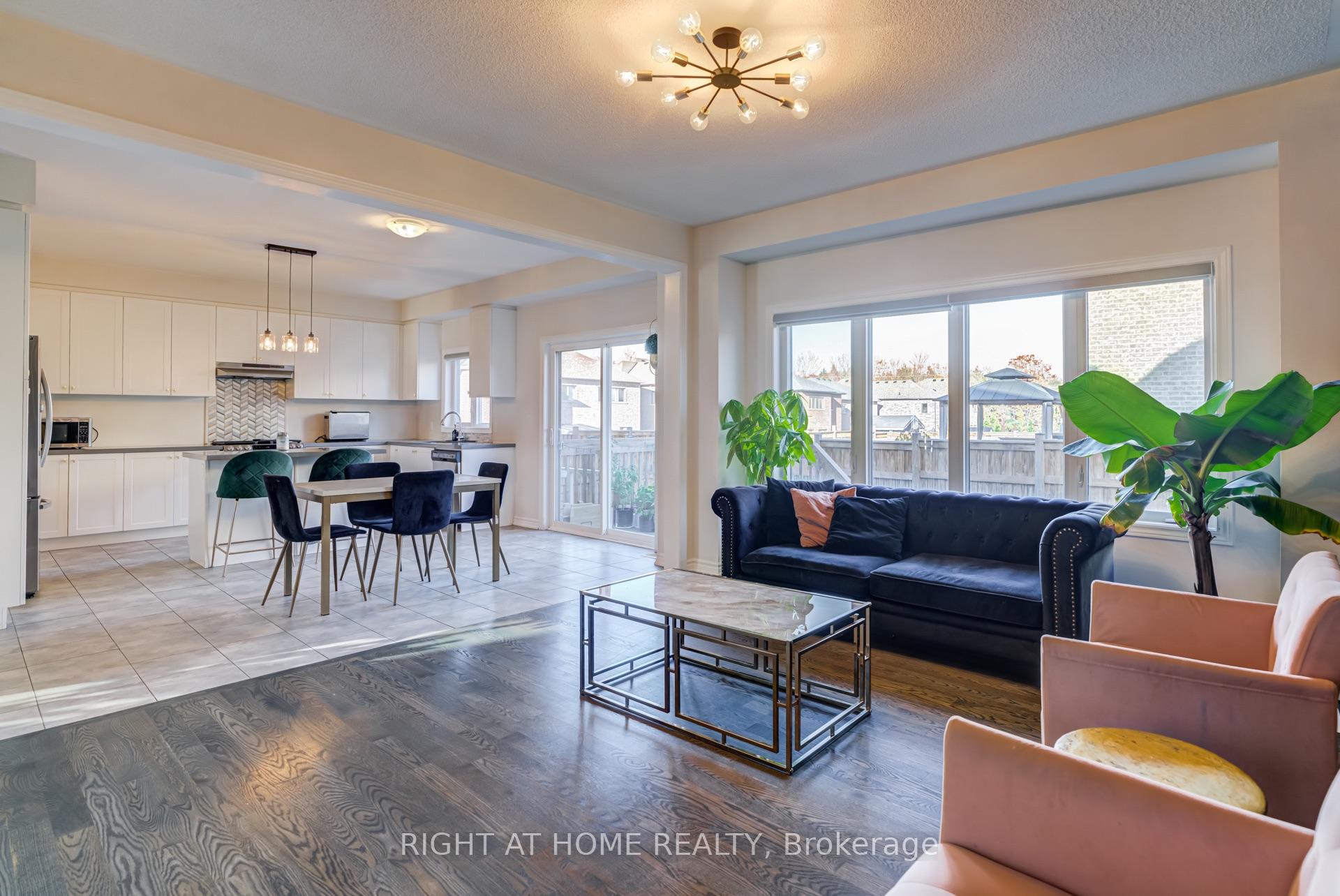 Photo 13 of 171 Crombie Street, Clarington, Bowmanville — HOMEH