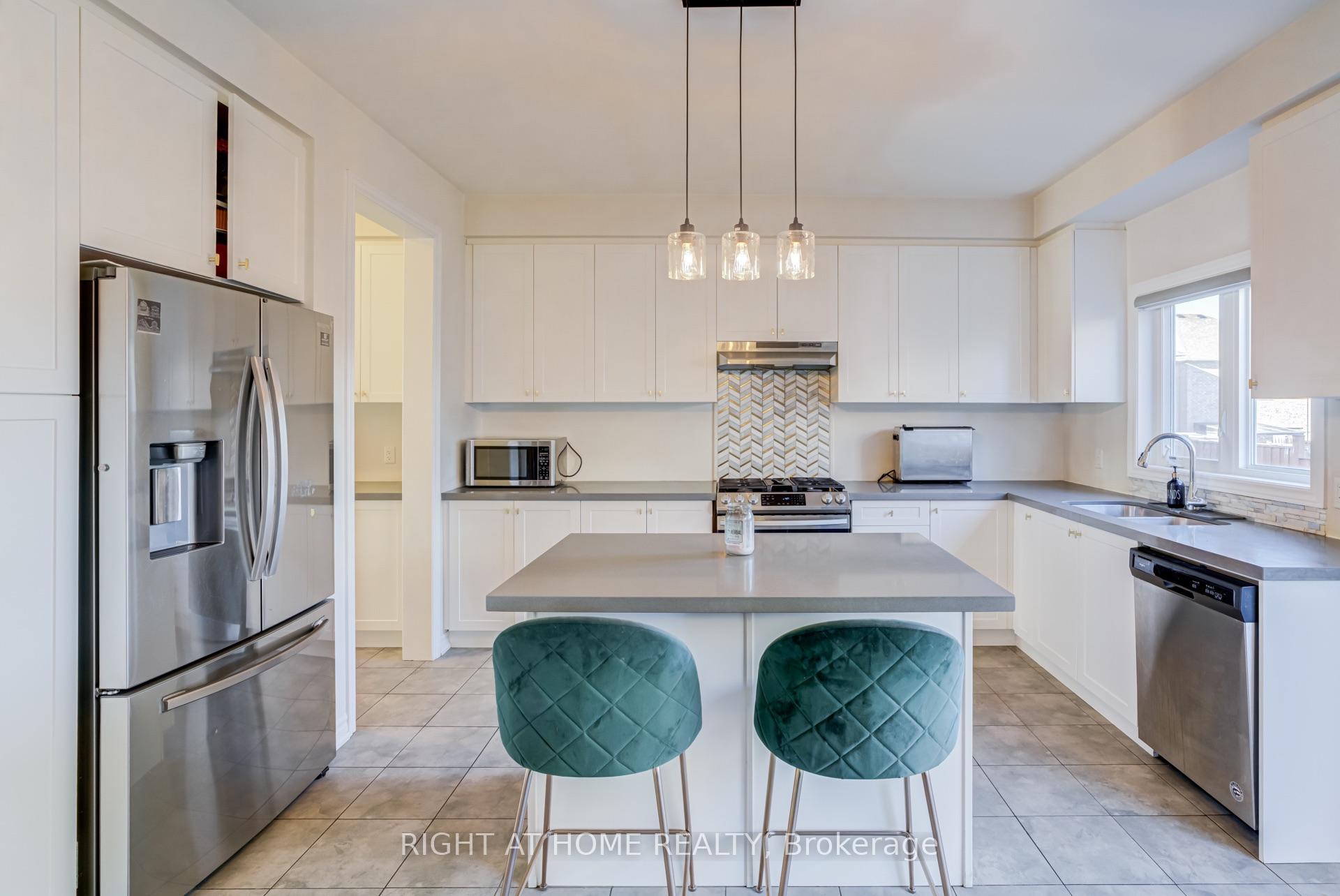 Photo 16 of 171 Crombie Street, Clarington, Bowmanville — HOMEH