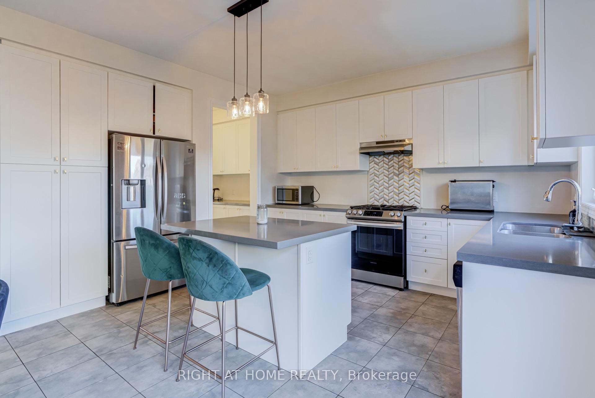 Photo 17 of 171 Crombie Street, Clarington, Bowmanville — HOMEH