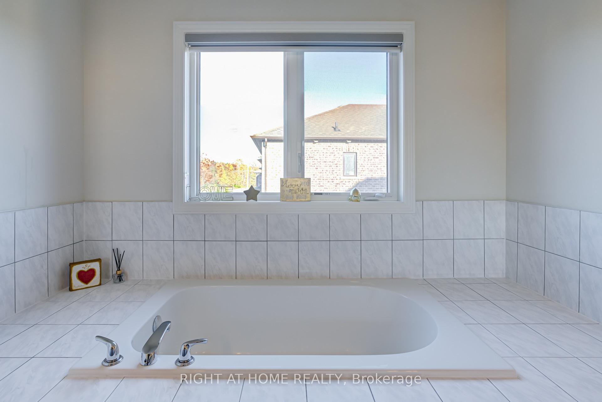 Photo 28 of 171 Crombie Street, Clarington, Bowmanville — HOMEH