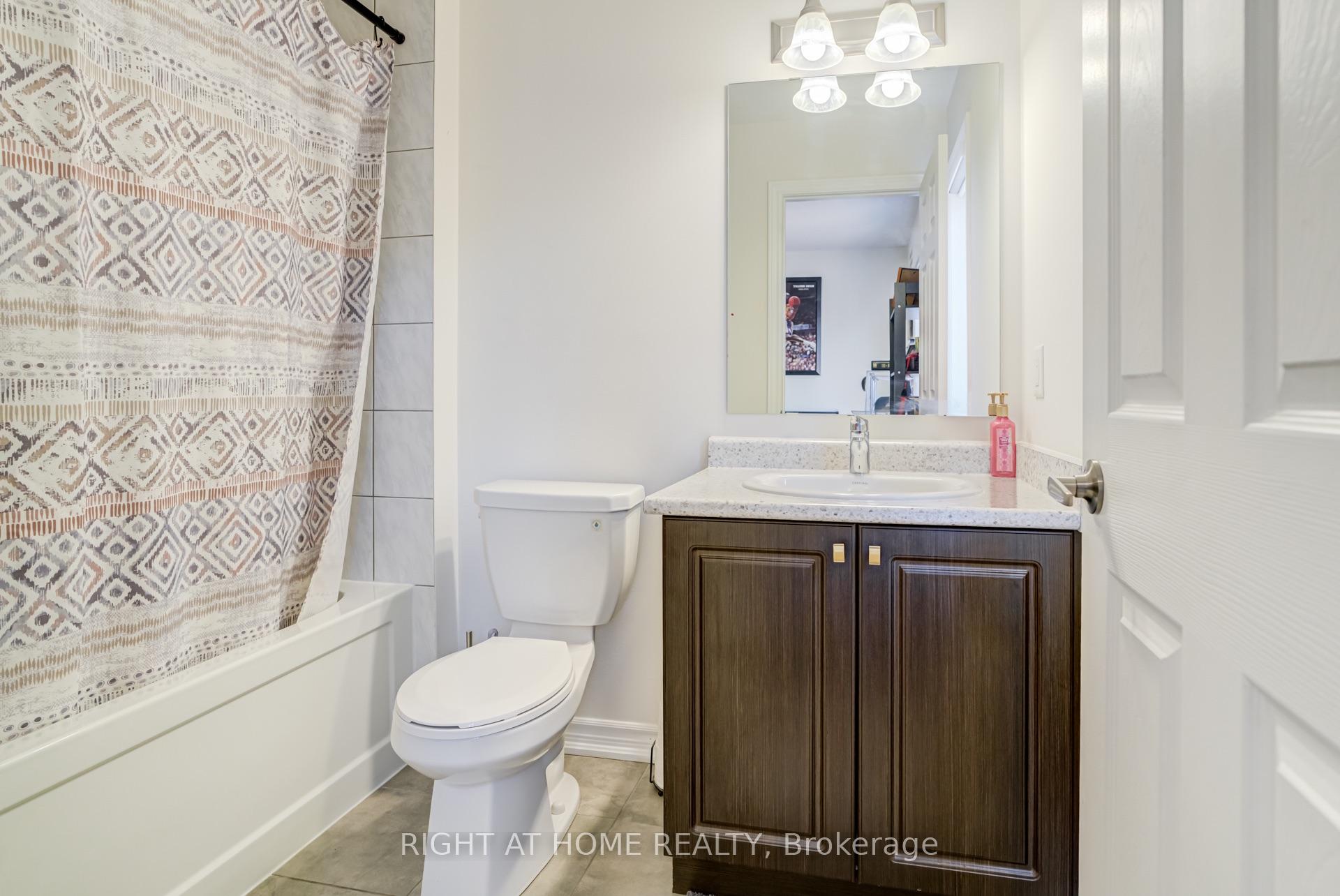Photo 33 of 171 Crombie Street, Clarington, Bowmanville — HOMEH