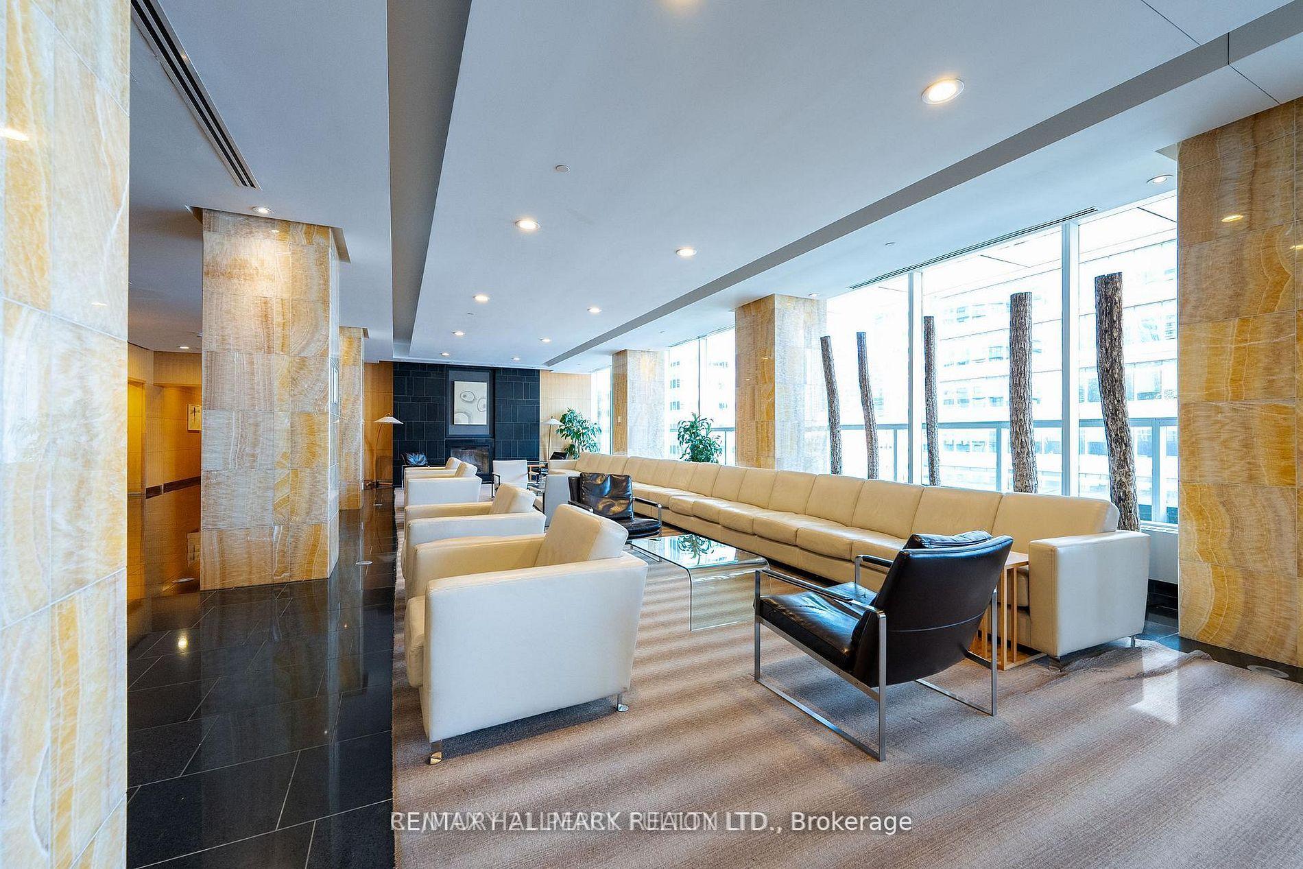 Photo 5 of Unit 3905, 55 Bremner Boulevard, Toronto, Waterfront Communities — HOMEH