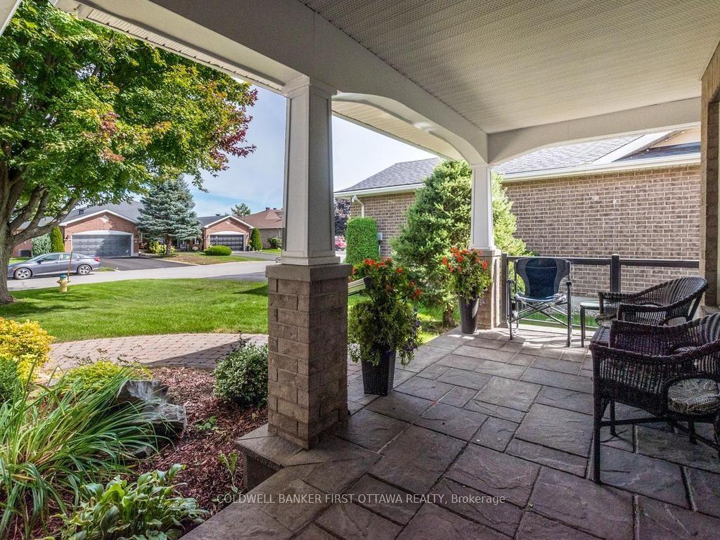 Photo 8 of 57 Amberlakes Drive, Ottawa, Stittsville (Central) — HOMEH