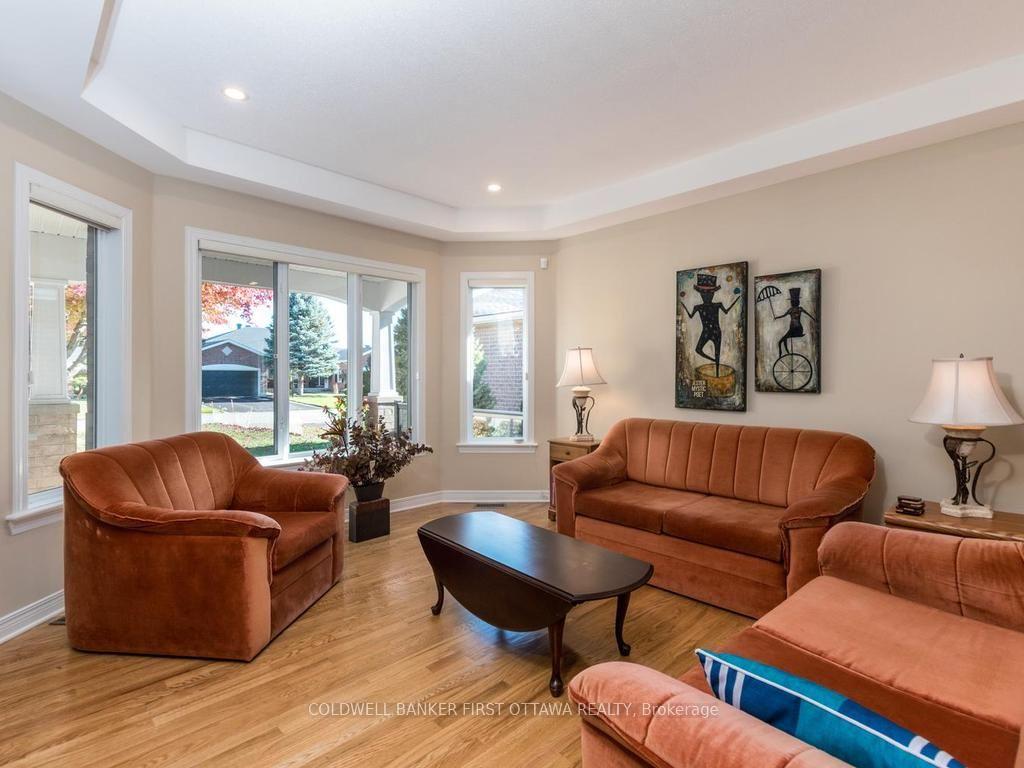Photo 10 of 57 Amberlakes Drive, Ottawa, Stittsville (Central) — HOMEH