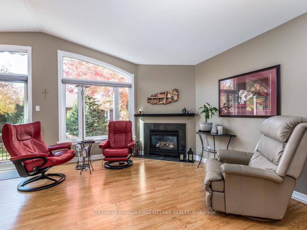 Photo 20 of 57 Amberlakes Drive, Ottawa, Stittsville (Central) — HOMEH