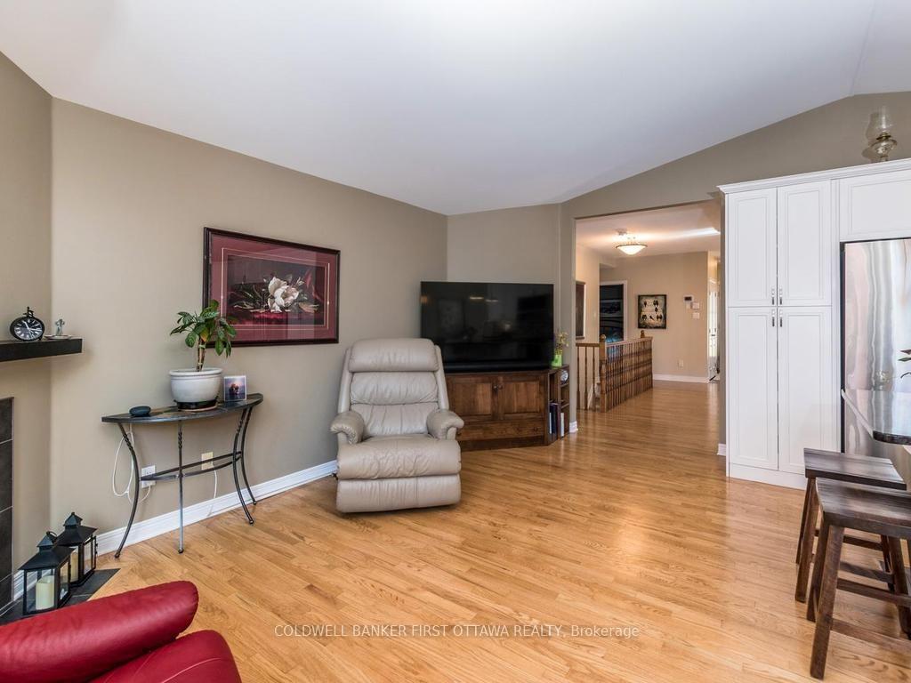 Photo 22 of 57 Amberlakes Drive, Ottawa, Stittsville (Central) — HOMEH