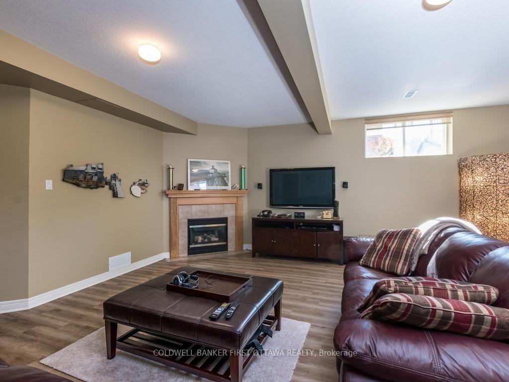 Photo 30 of 57 Amberlakes Drive, Ottawa, Stittsville (Central) — HOMEH