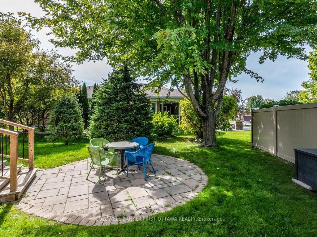 Photo 37 of 57 Amberlakes Drive, Ottawa, Stittsville (Central) — HOMEH