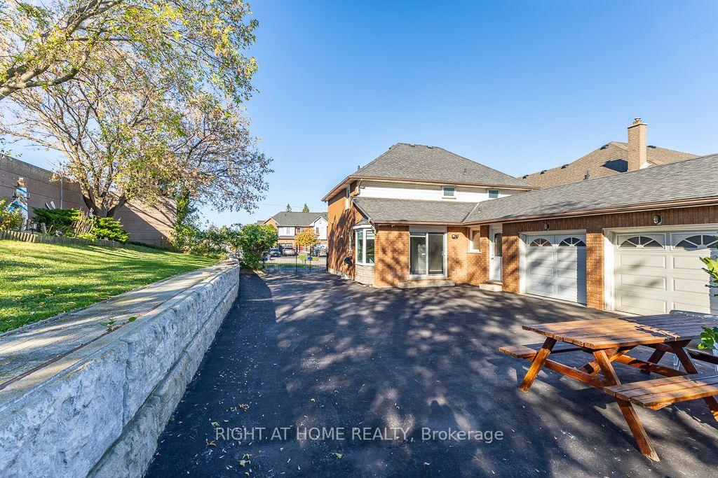 Photo 38 of 468 Dewitt Road, Hamilton, Stoney Creek — HOMEH