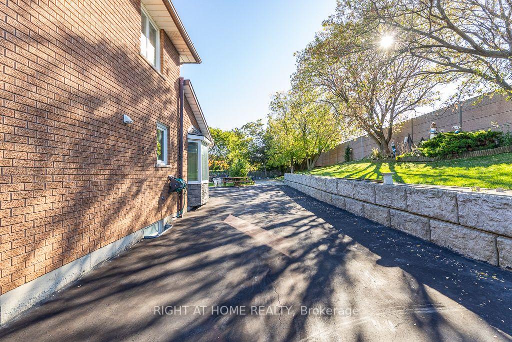 Photo 43 of 468 Dewitt Road, Hamilton, Stoney Creek — HOMEH