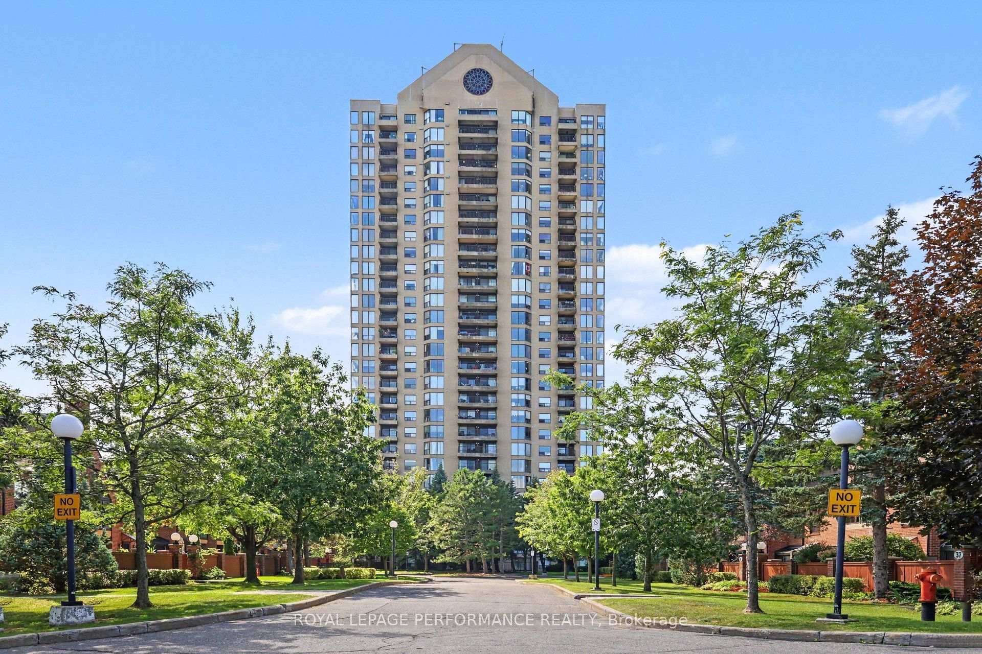 Photo 1 of Unit 507, 545 St Laurent Boulevard, Ottawa, Viscount Alexander Park — HOMEH