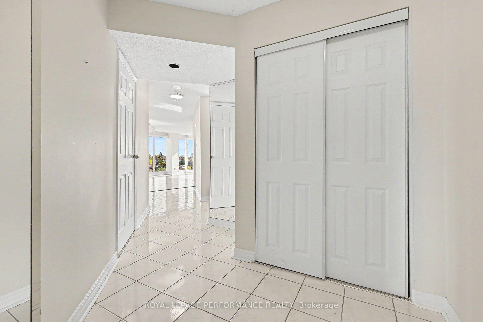 Photo 3 of Unit 507, 545 St Laurent Boulevard, Ottawa, Viscount Alexander Park — HOMEH