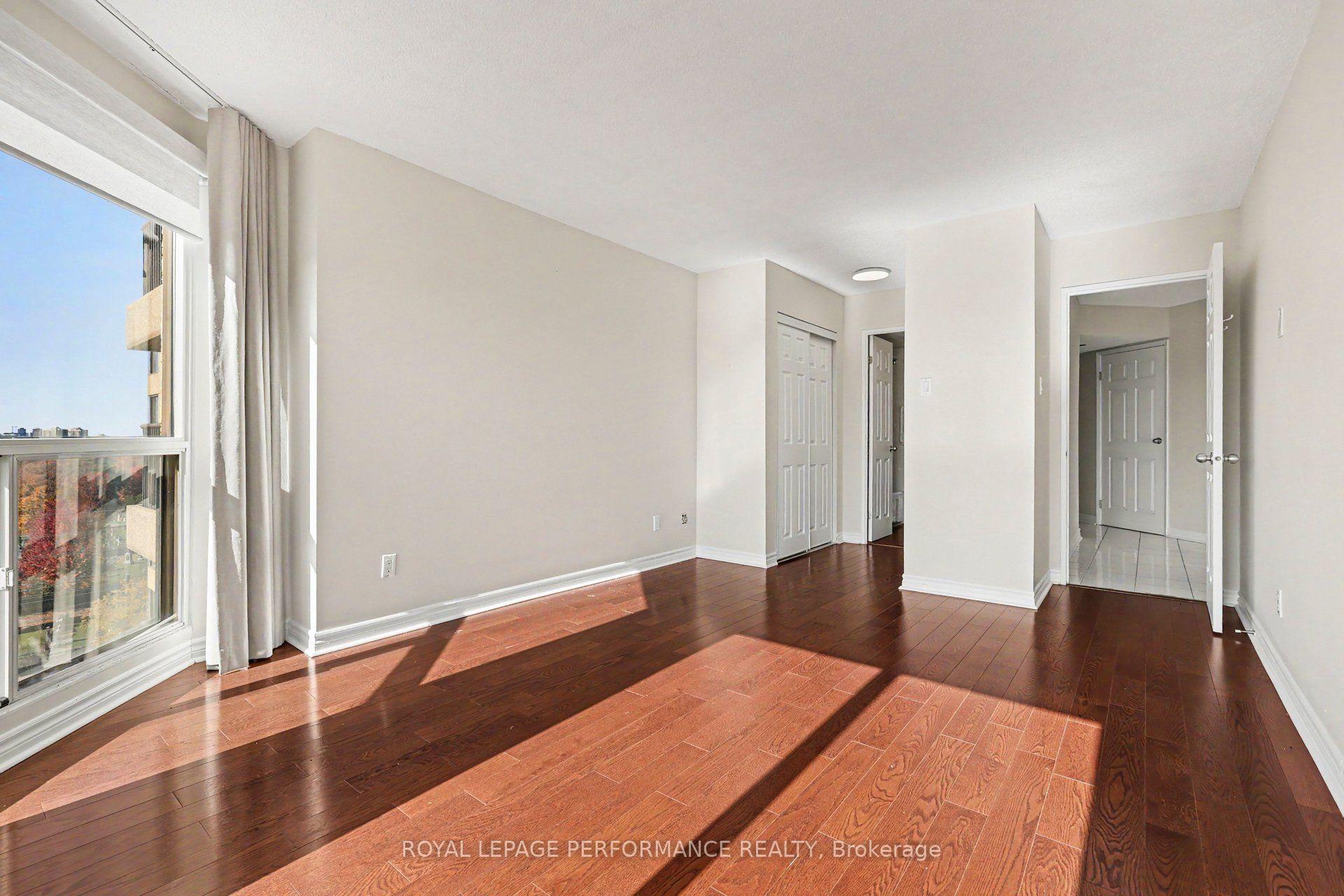 Photo 11 of Unit 507, 545 St Laurent Boulevard, Ottawa, Viscount Alexander Park — HOMEH
