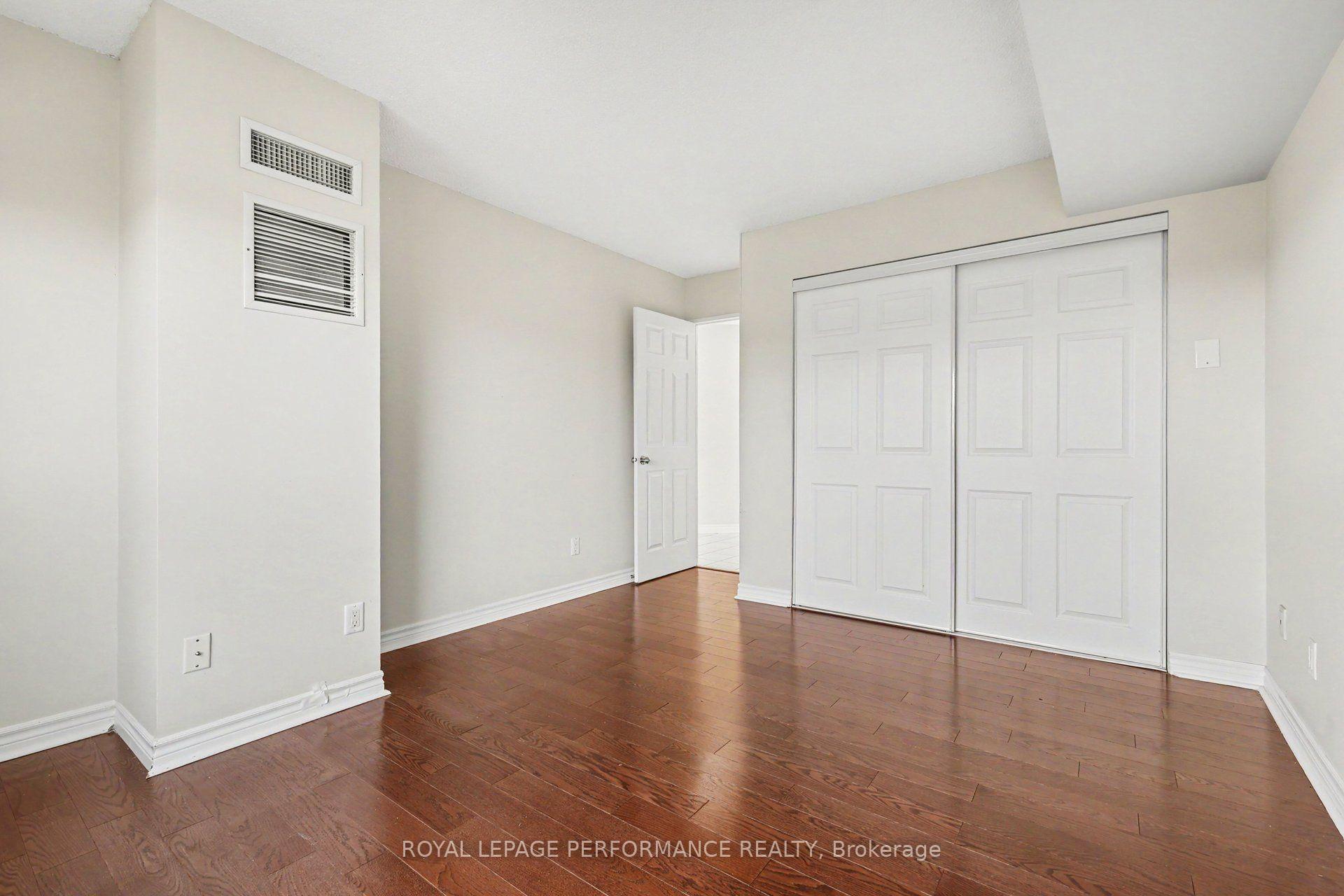 Photo 14 of Unit 507, 545 St Laurent Boulevard, Ottawa, Viscount Alexander Park — HOMEH