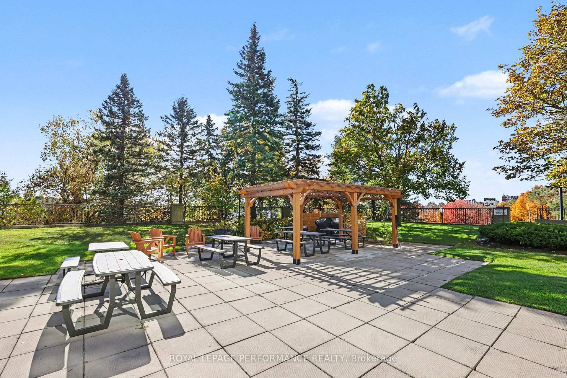 Photo 18 of Unit 507, 545 St Laurent Boulevard, Ottawa, Viscount Alexander Park — HOMEH