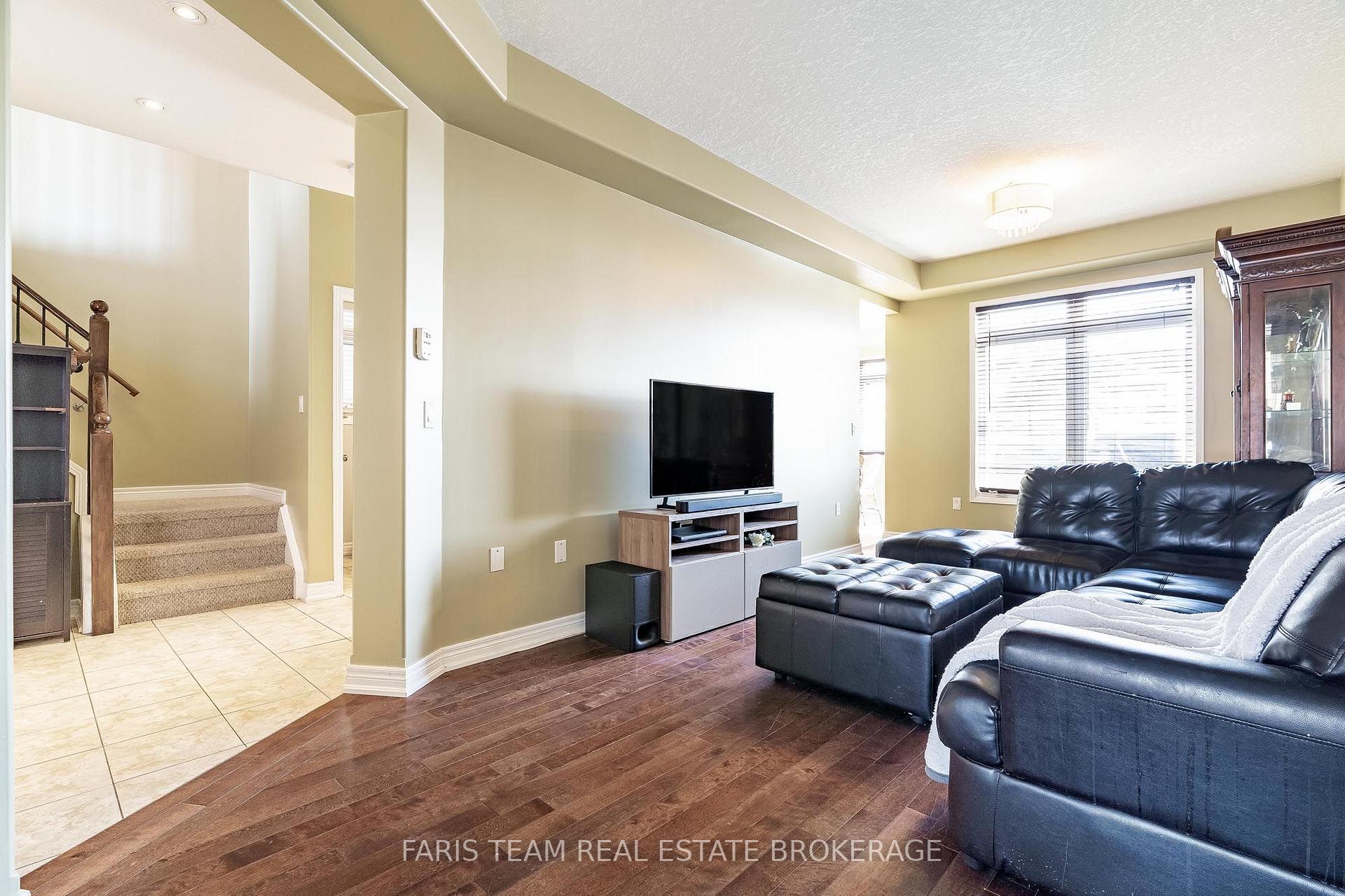 Photo 6 of 1845 Lamstone Street, Innisfil, Alcona — HOMEH