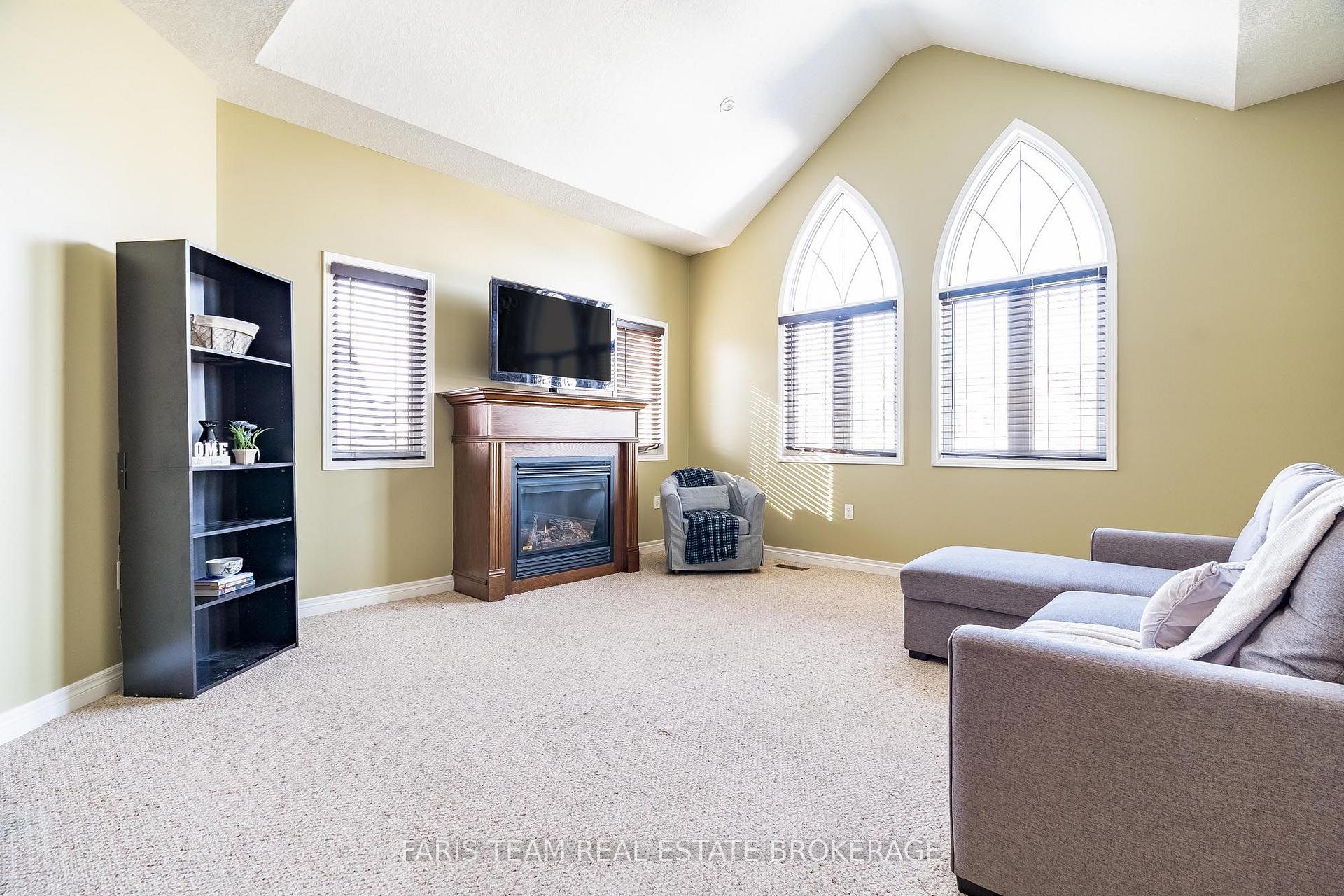 Photo 9 of 1845 Lamstone Street, Innisfil, Alcona — HOMEH