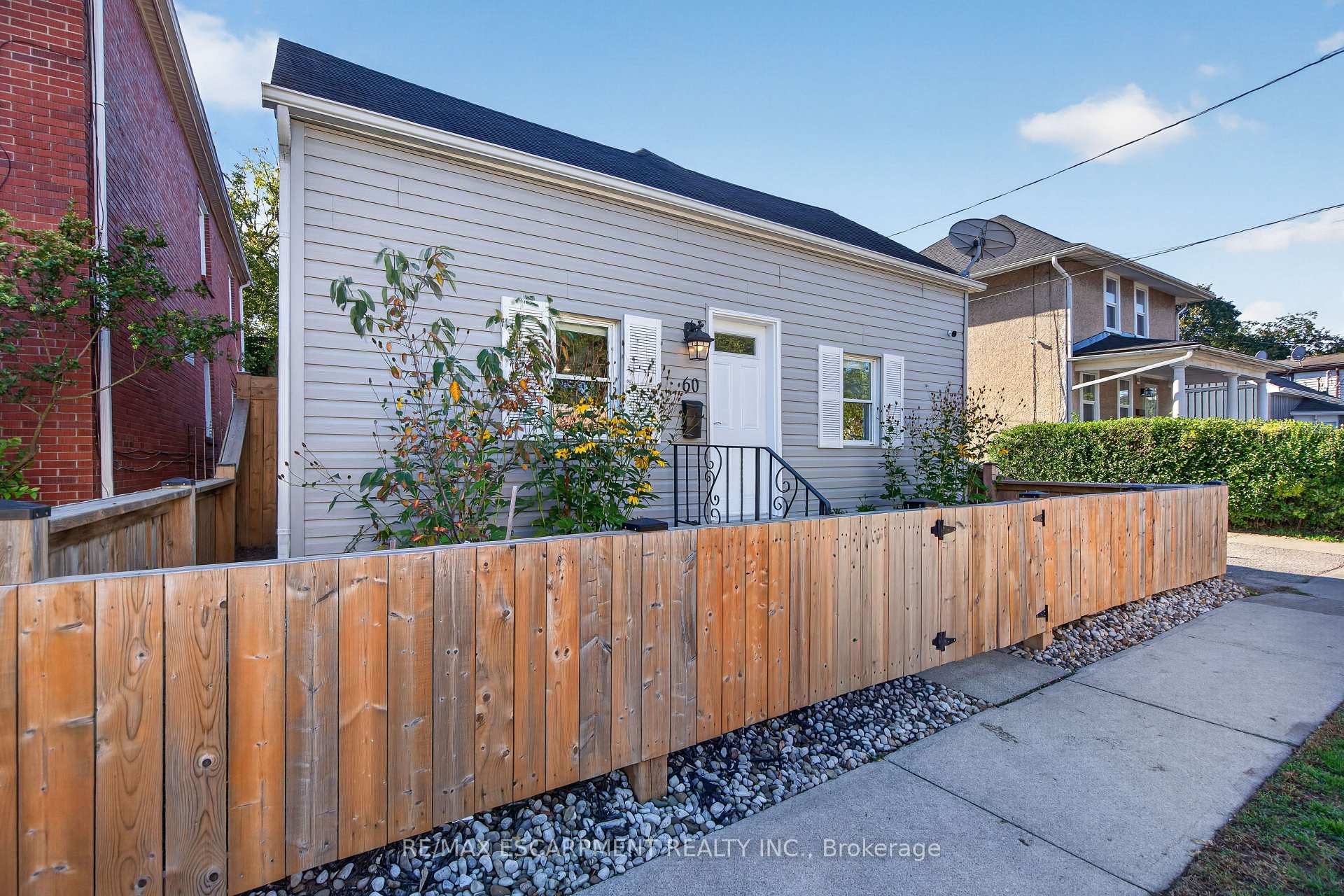 Photo 3 of 60 Division Street, St. Catharines, E. Chester — HOMEH