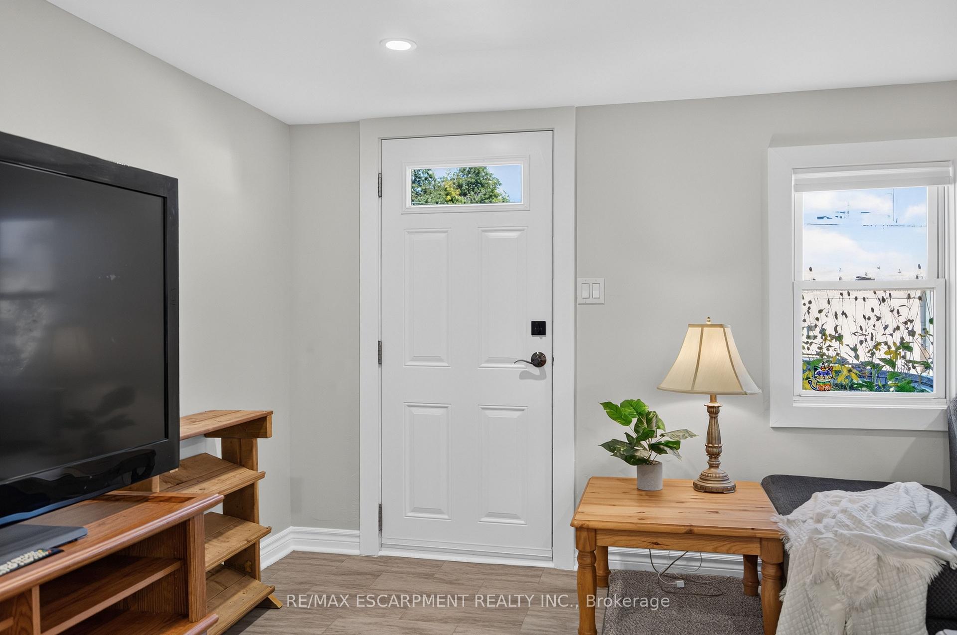 Photo 5 of 60 Division Street, St. Catharines, E. Chester — HOMEH