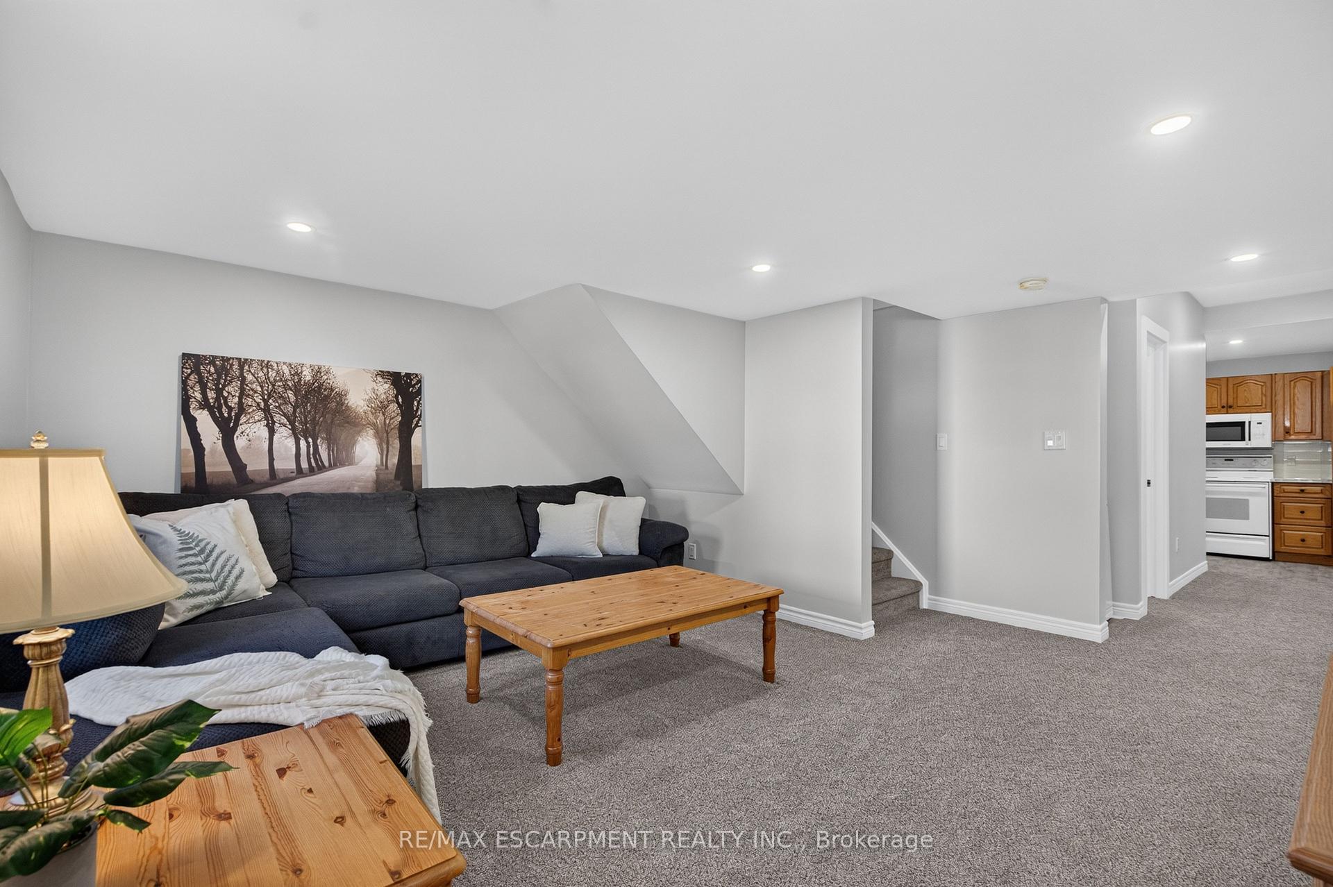 Photo 11 of 60 Division Street, St. Catharines, E. Chester — HOMEH