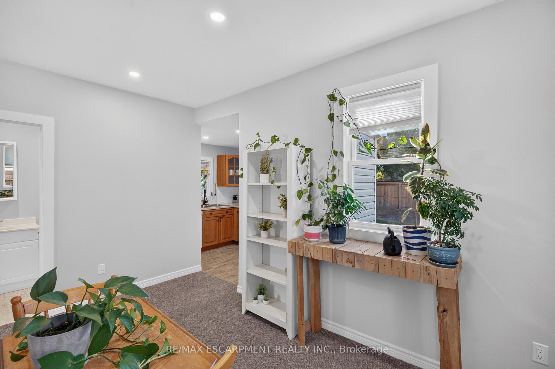 Photo 15 of 60 Division Street, St. Catharines, E. Chester — HOMEH
