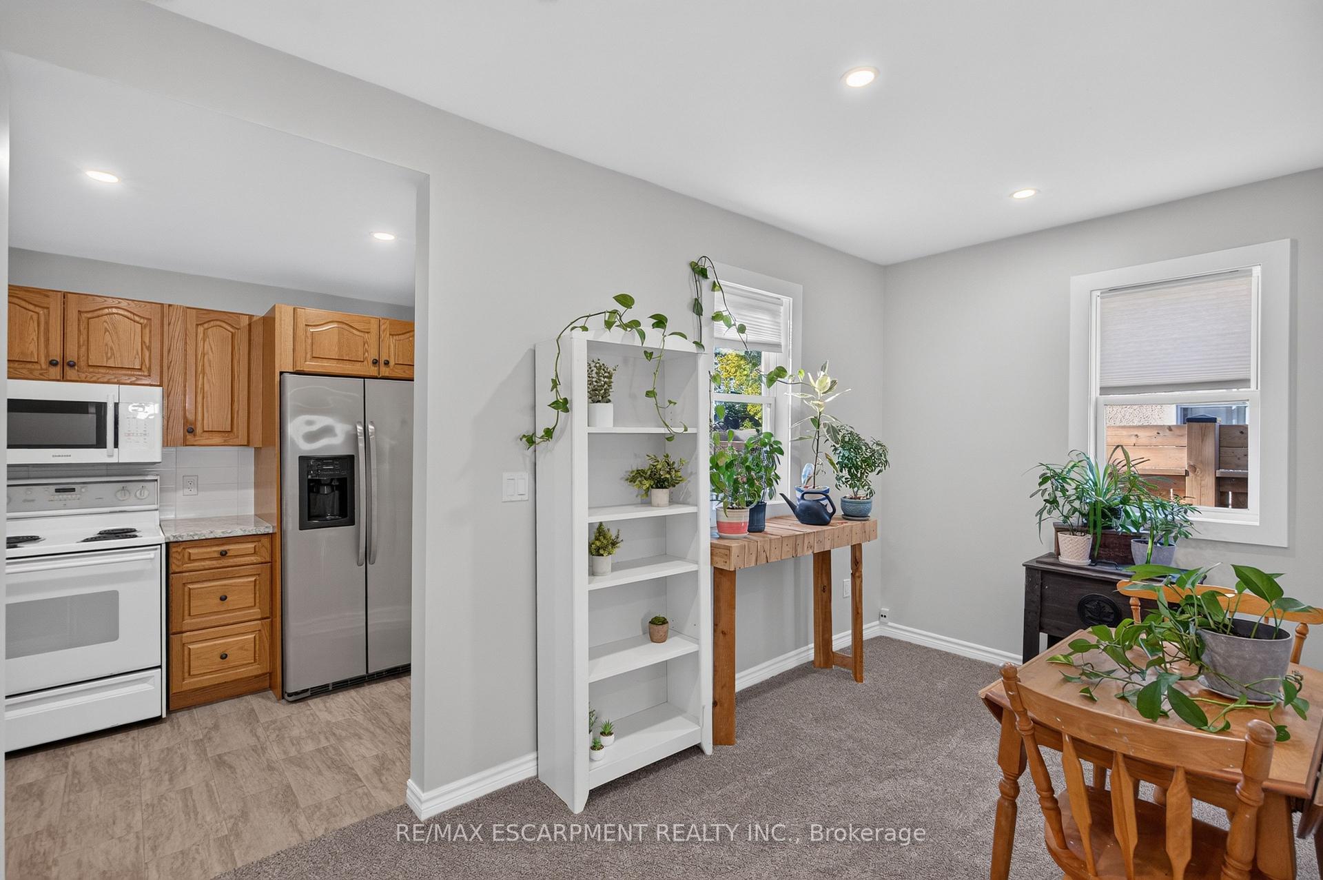 Photo 16 of 60 Division Street, St. Catharines, E. Chester — HOMEH