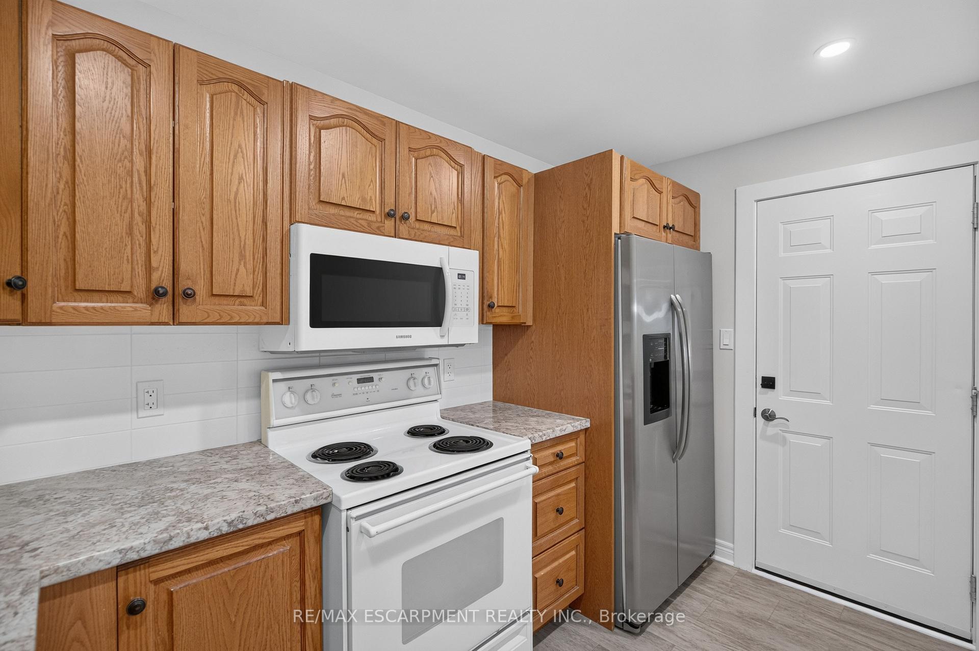 Photo 21 of 60 Division Street, St. Catharines, E. Chester — HOMEH