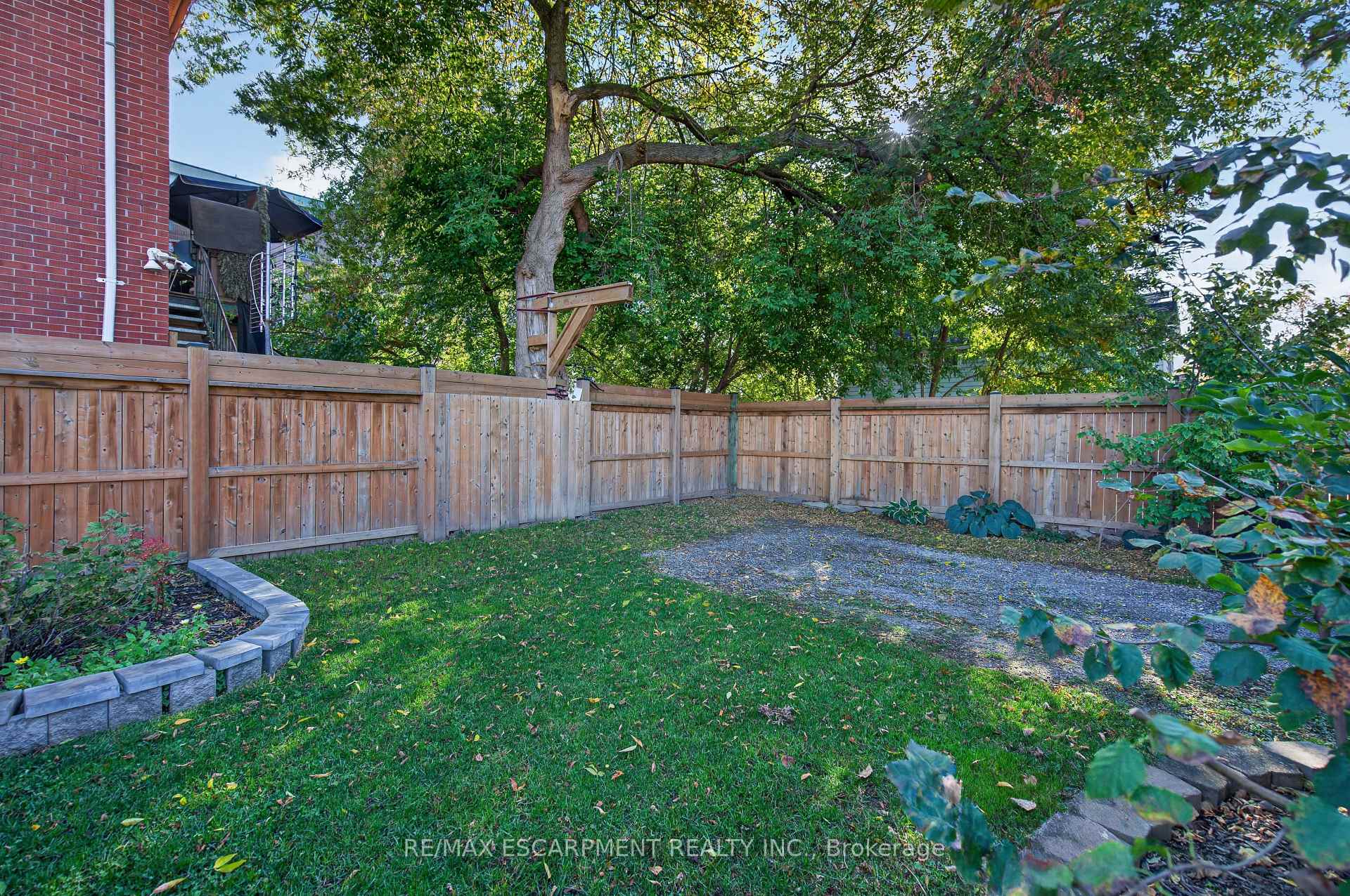 Photo 33 of 60 Division Street, St. Catharines, E. Chester — HOMEH