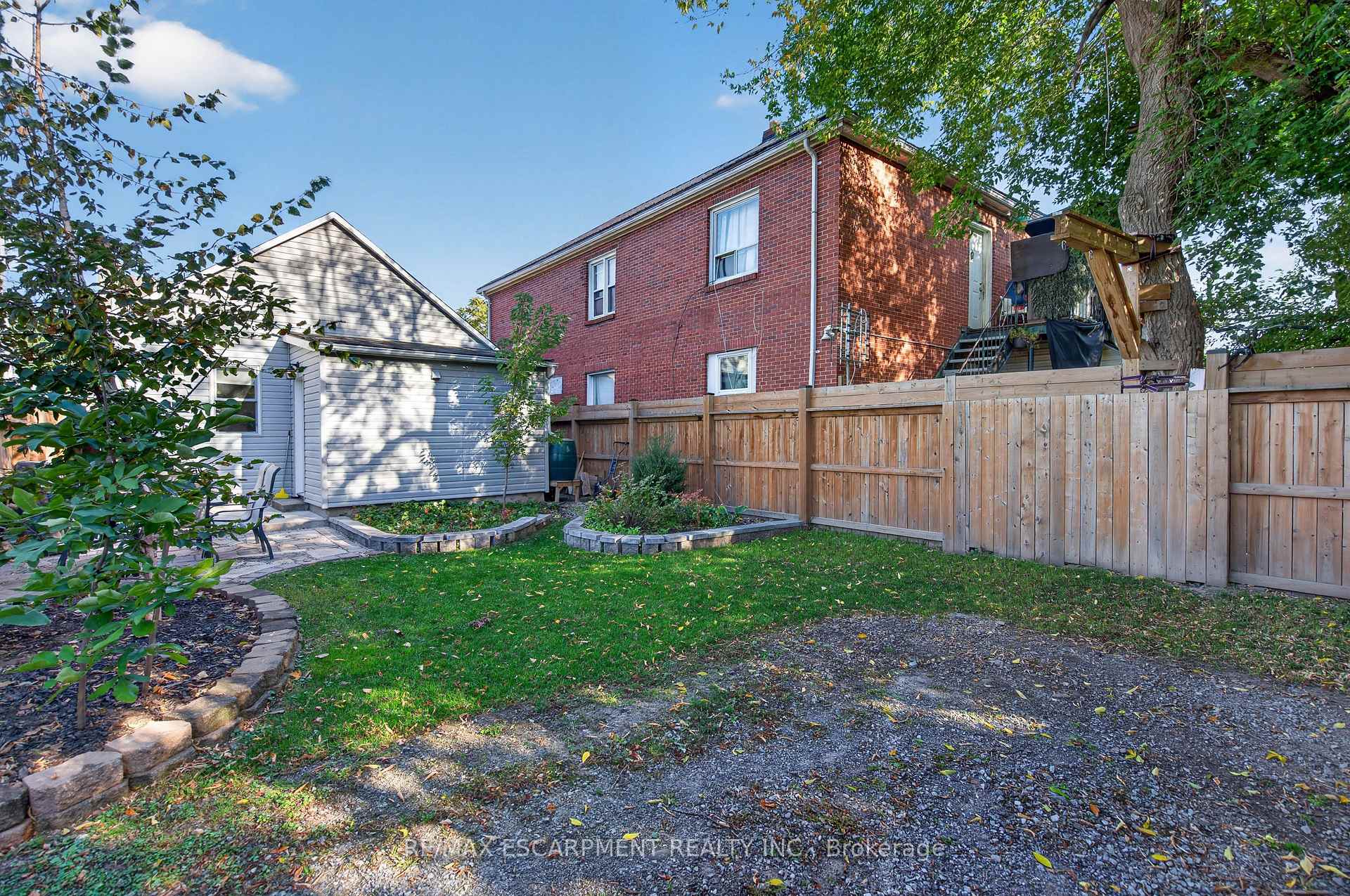 Photo 35 of 60 Division Street, St. Catharines, E. Chester — HOMEH