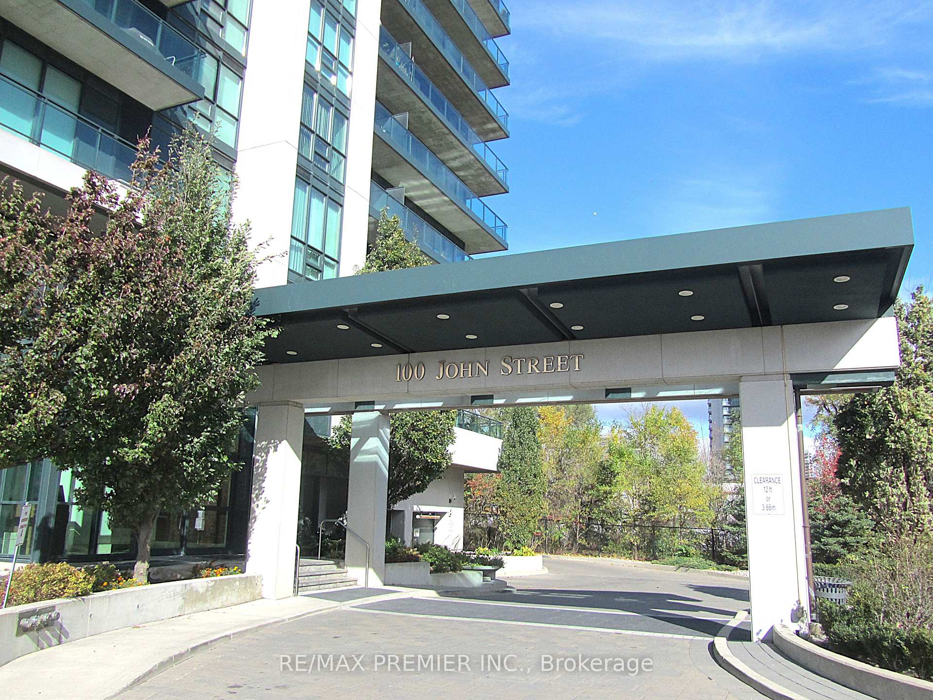 Photo 2 of Unit 2505, 100 John Street, Brampton, Downtown Brampton — HOMEH