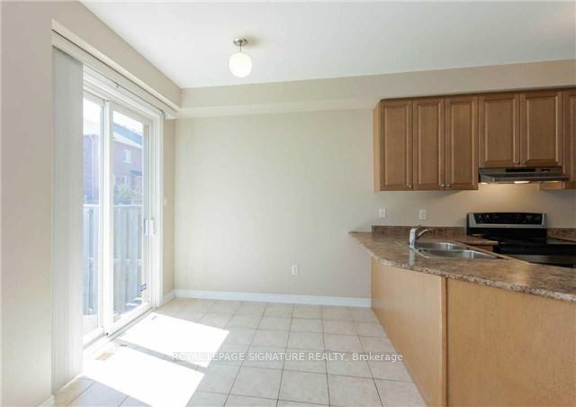 Photo 2 of 21 Pitney Avenue, Richmond Hill, Jefferson — HOMEH
