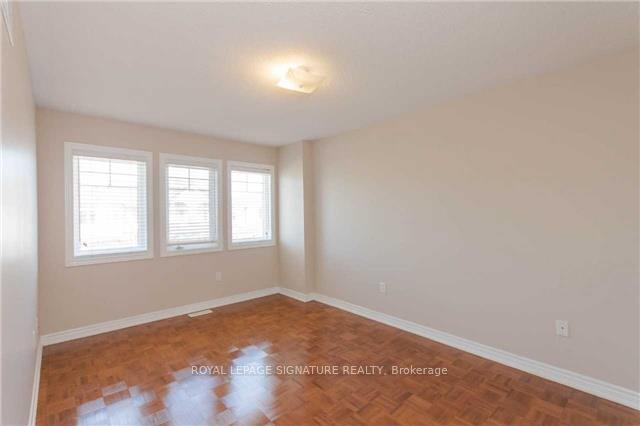Photo 5 of 21 Pitney Avenue, Richmond Hill, Jefferson — HOMEH
