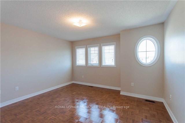 Photo 6 of 21 Pitney Avenue, Richmond Hill, Jefferson — HOMEH